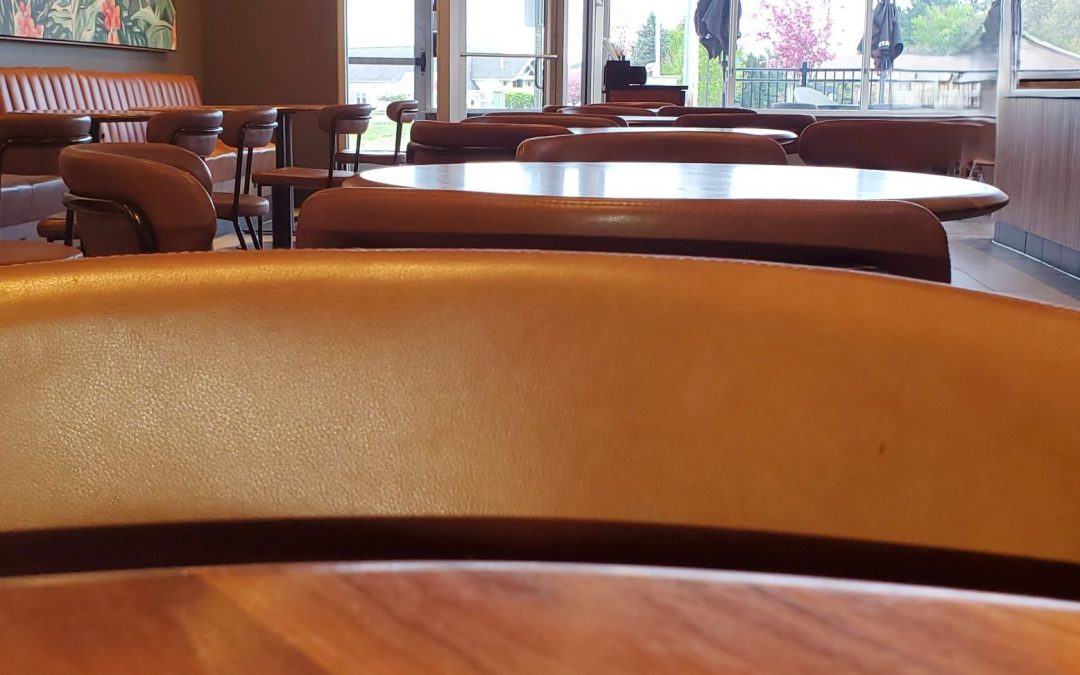 Empty chairs and tables, the emotional pain on Mother's Day